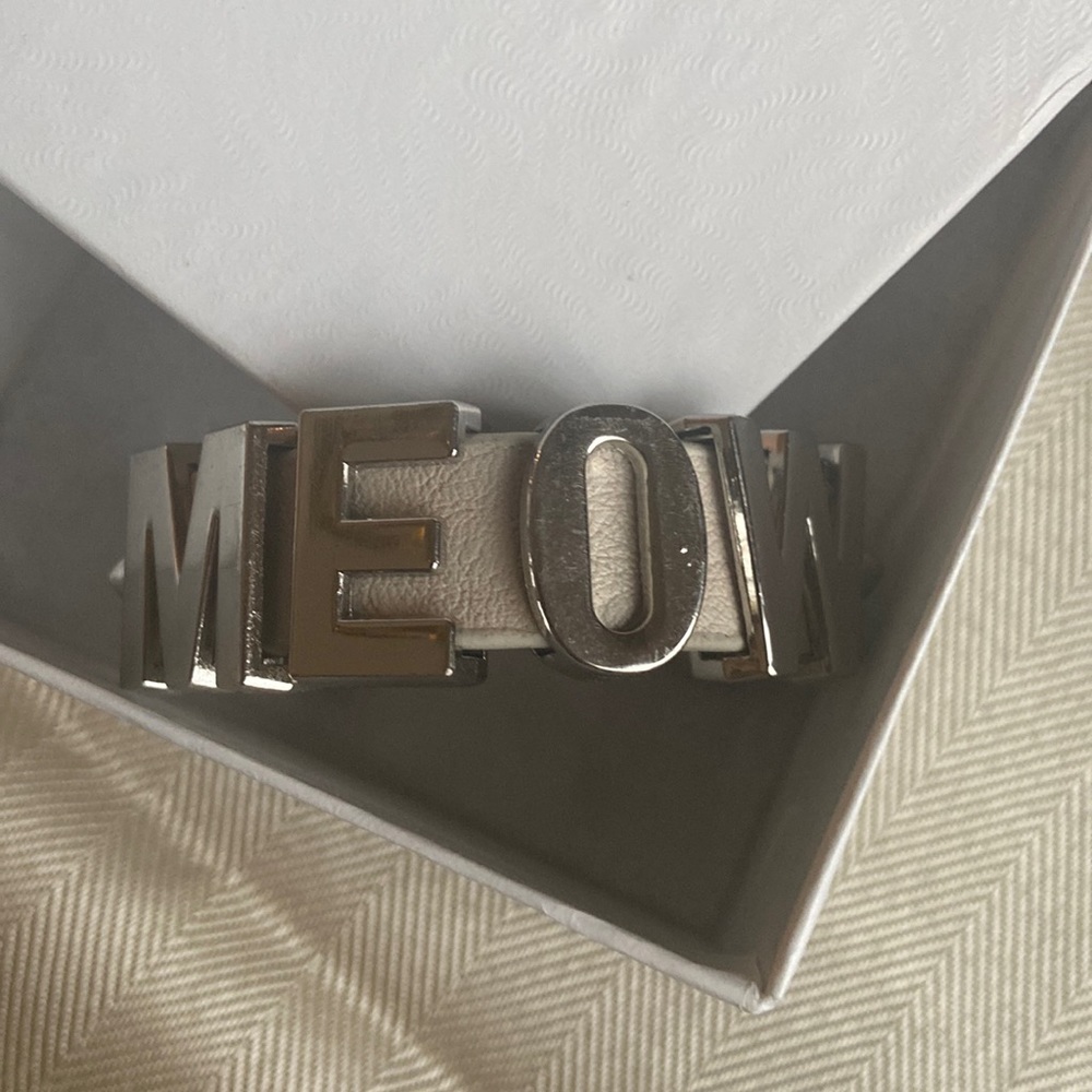 “Meow” steel and leather bracelet